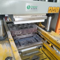 剎車(chē)片粉末熱壓成型設(shè)備